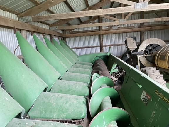 Image of John Deere 608C equipment image 3