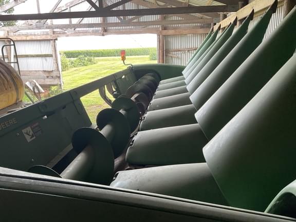 Image of John Deere 608C equipment image 4