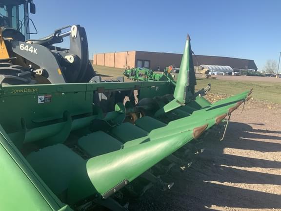 Image of John Deere 608C equipment image 3