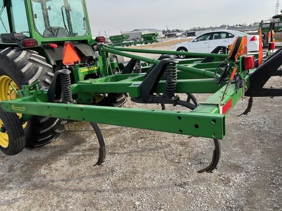 Image of John Deere 610 equipment image 1