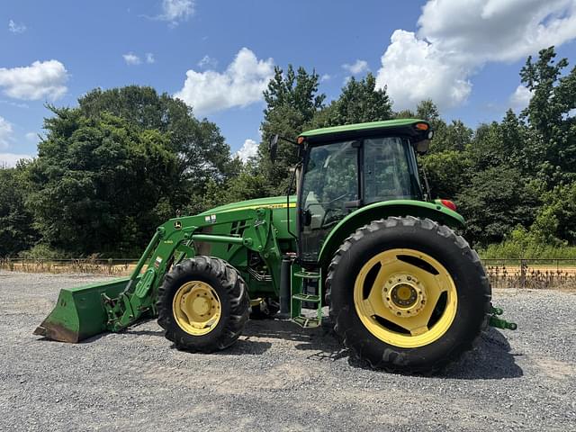 Image of John Deere 6105D equipment image 3