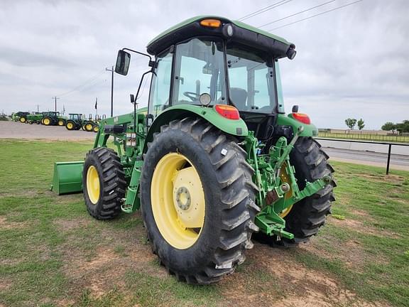 Image of John Deere 6105D equipment image 2