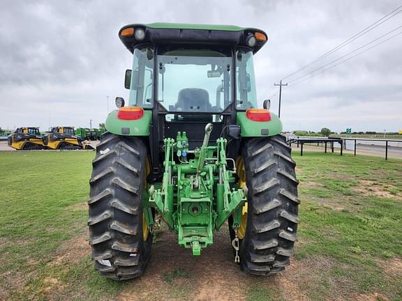 Image of John Deere 6105D equipment image 3