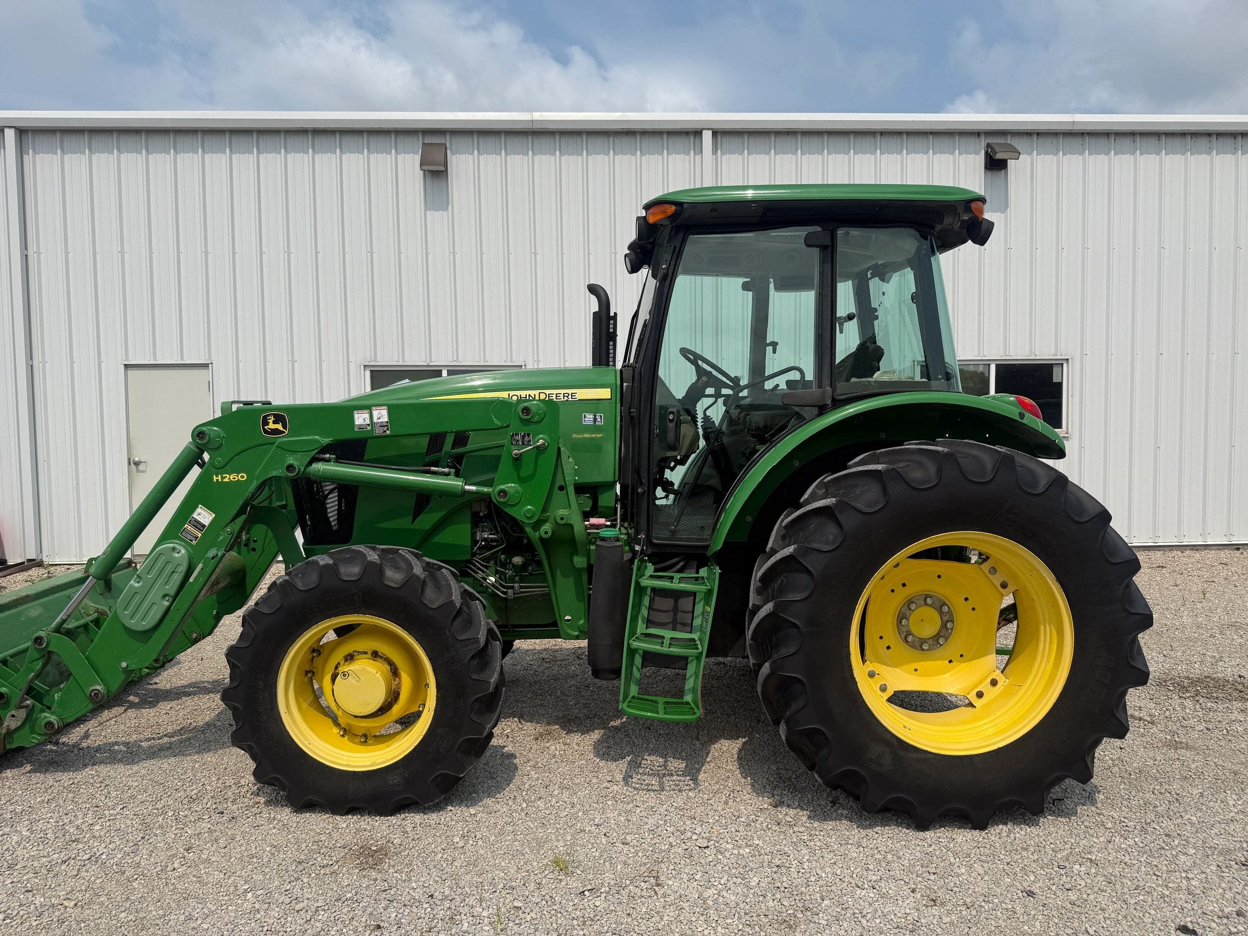 2014 John Deere 6105D Equipment Image0
