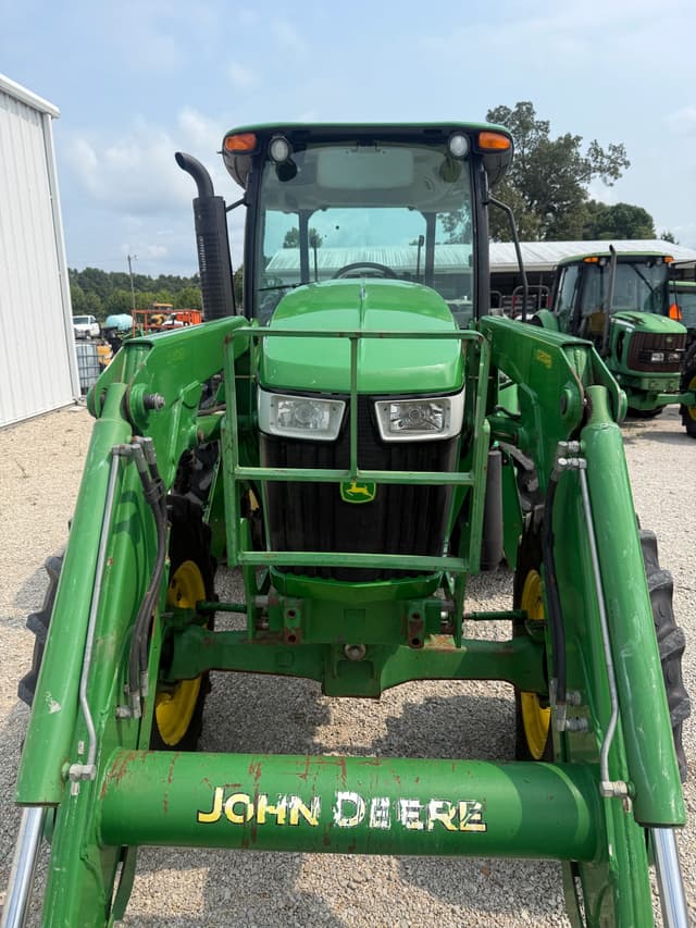Image of John Deere 6105D equipment image 2