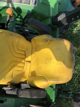 Image of John Deere 6105D equipment image 4