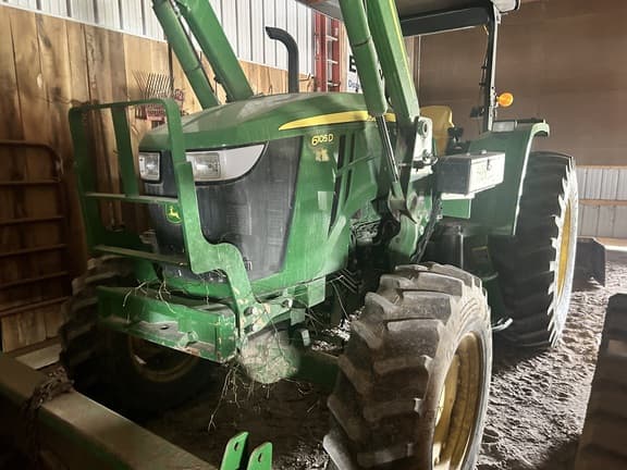 Image of John Deere 6105D equipment image 2