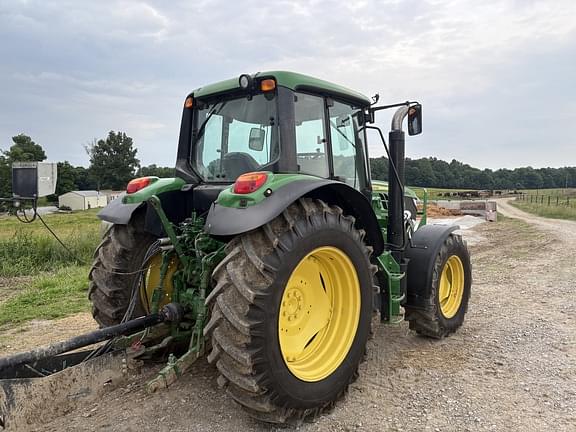 Image of John Deere 6105M equipment image 4