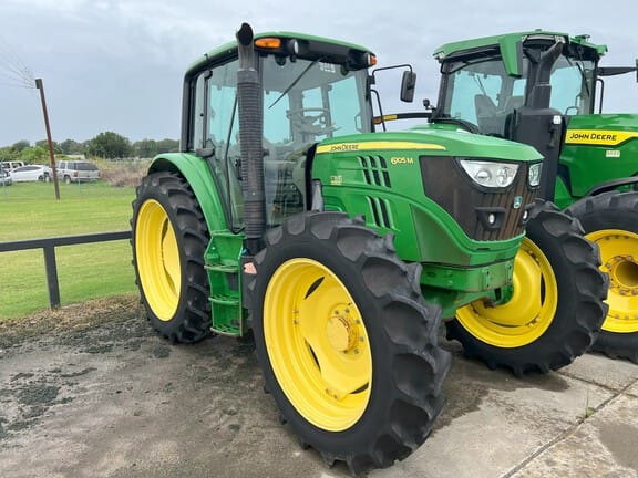 2014 John Deere 6105M Equipment Image0
