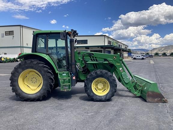 Image of John Deere 6105M equipment image 4