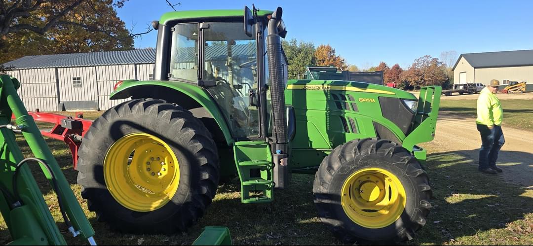 Image of John Deere 6105M Image 1