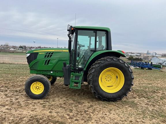 Image of John Deere 6105M equipment image 1