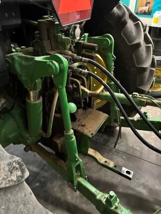 Image of John Deere 6105M equipment image 3