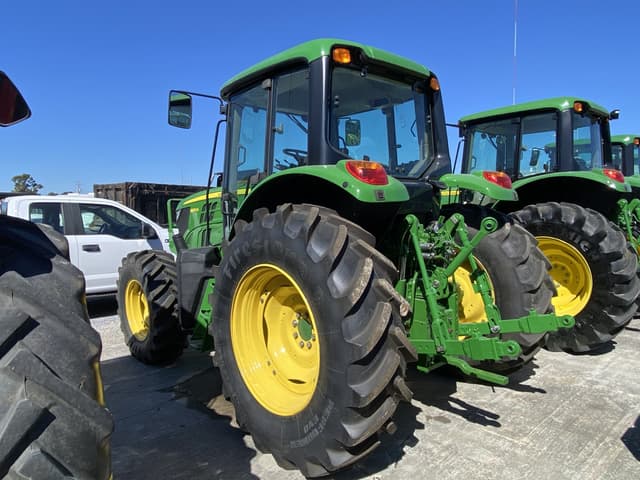 Image of John Deere 6105M equipment image 1