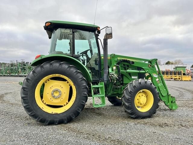 Image of John Deere 6115D equipment image 1