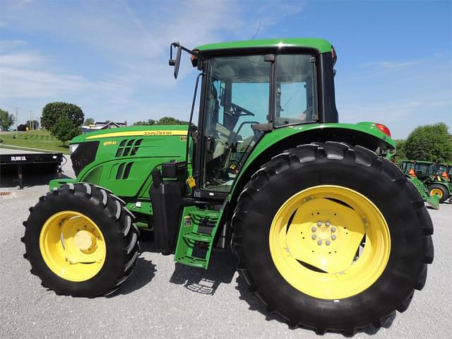 Image of John Deere 6115M equipment image 1