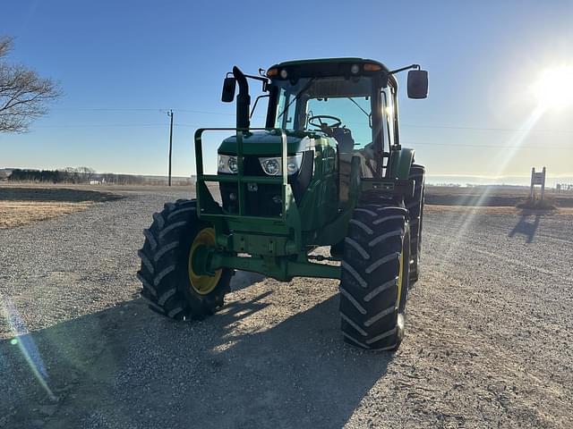 Image of John Deere 6115M equipment image 1