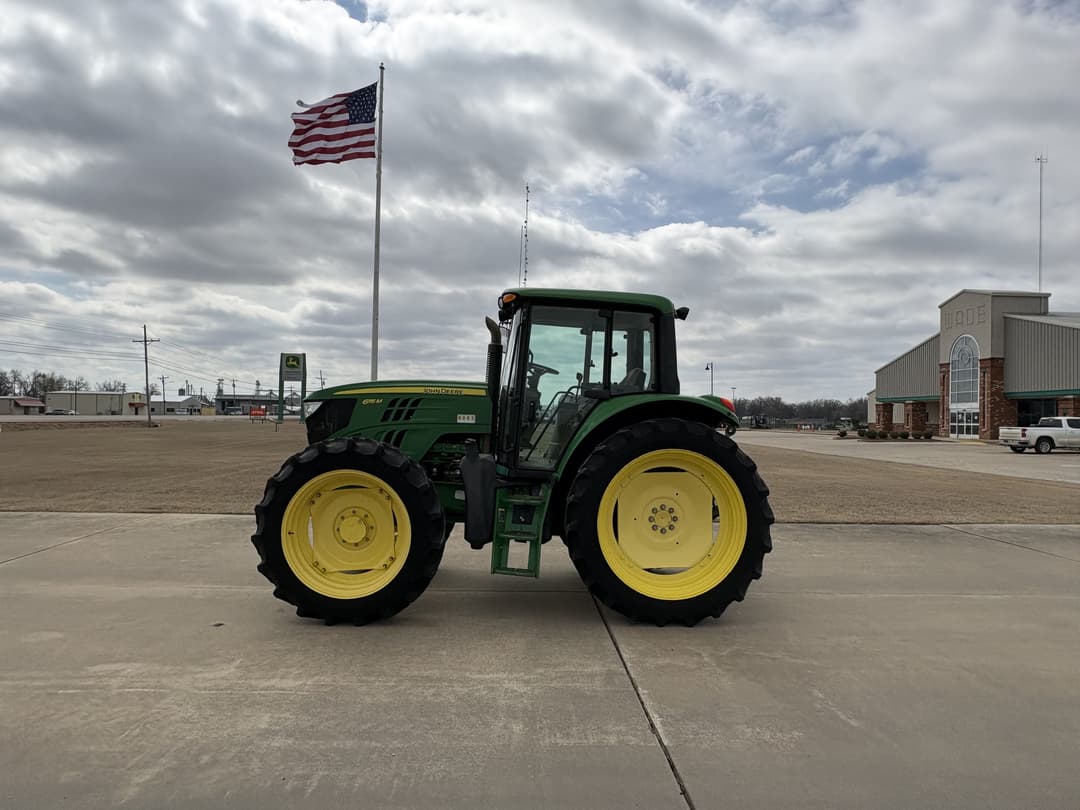 Image of John Deere 6115M Image 0