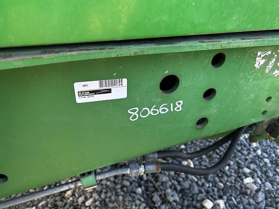 Image of John Deere 6115M equipment image 4