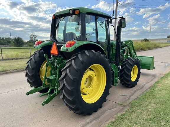 Image of John Deere 6115M equipment image 4