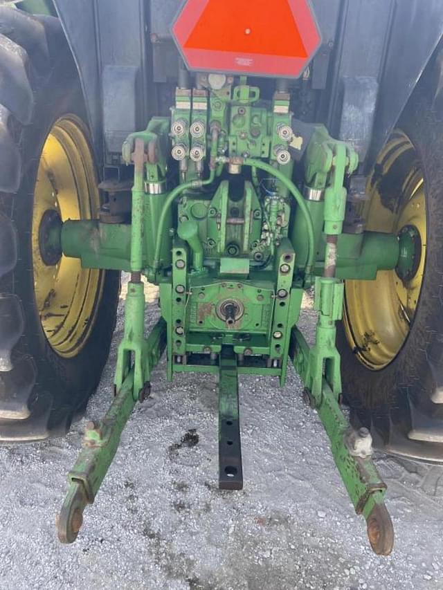 Image of John Deere 6115M equipment image 2