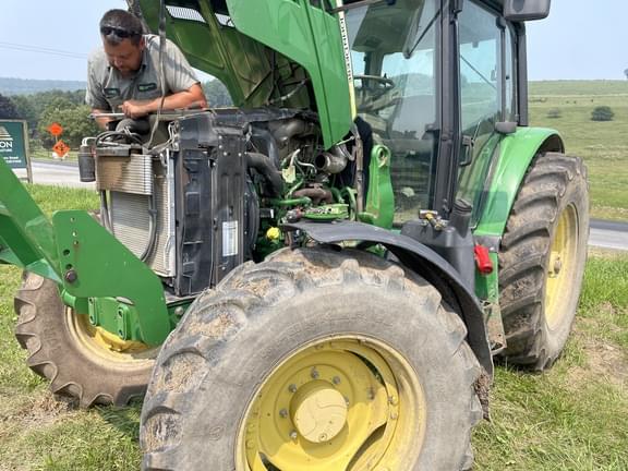 Image of John Deere 6125M equipment image 2