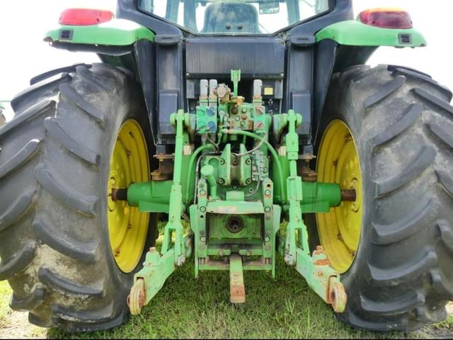 Image of John Deere 6125M equipment image 4