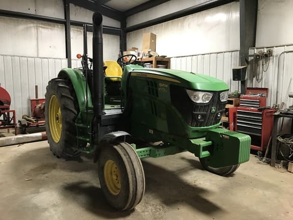 Image of John Deere 6125M equipment image 1