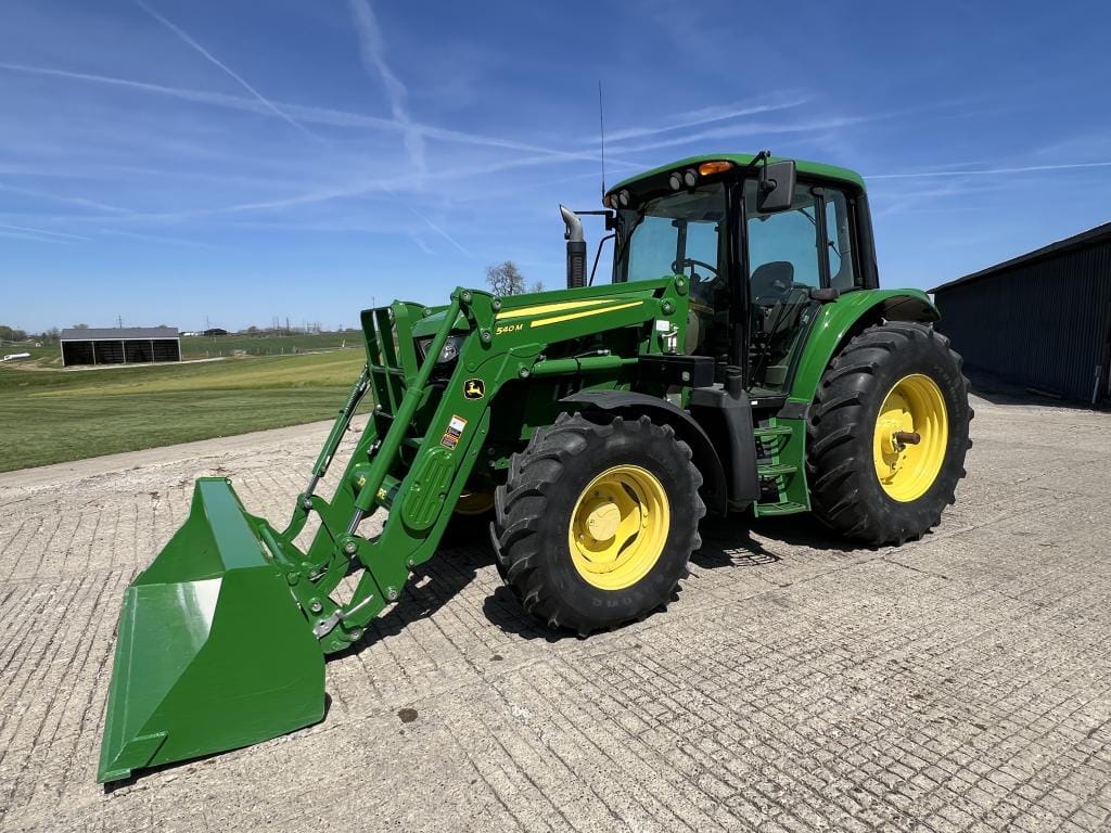 John Deere 6125M Equipment Image0