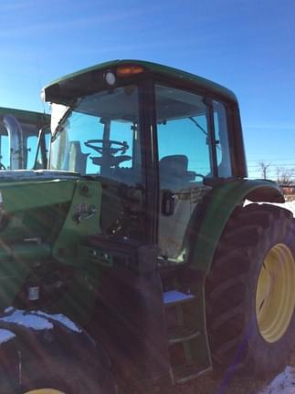 Image of John Deere 6125M equipment image 1