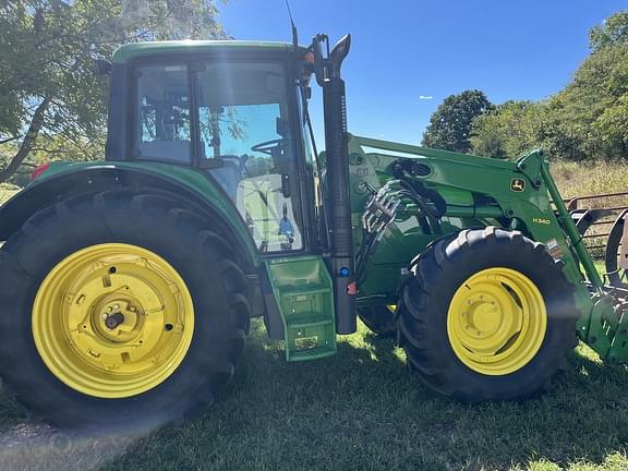 Image of John Deere 6125M equipment image 2