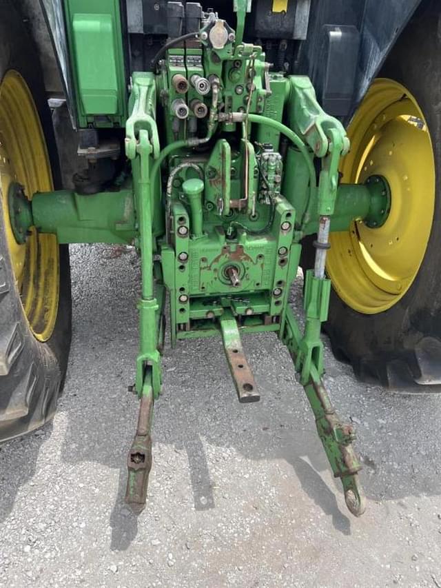 Image of John Deere 6125M equipment image 2