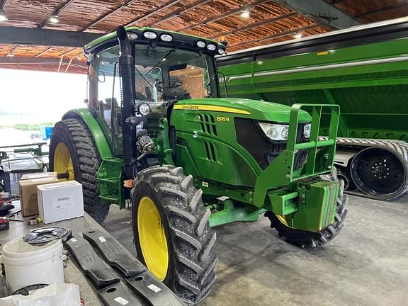 Image of John Deere 6125R equipment image 1