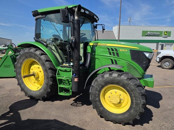 2014 John Deere 6125R Equipment Image0