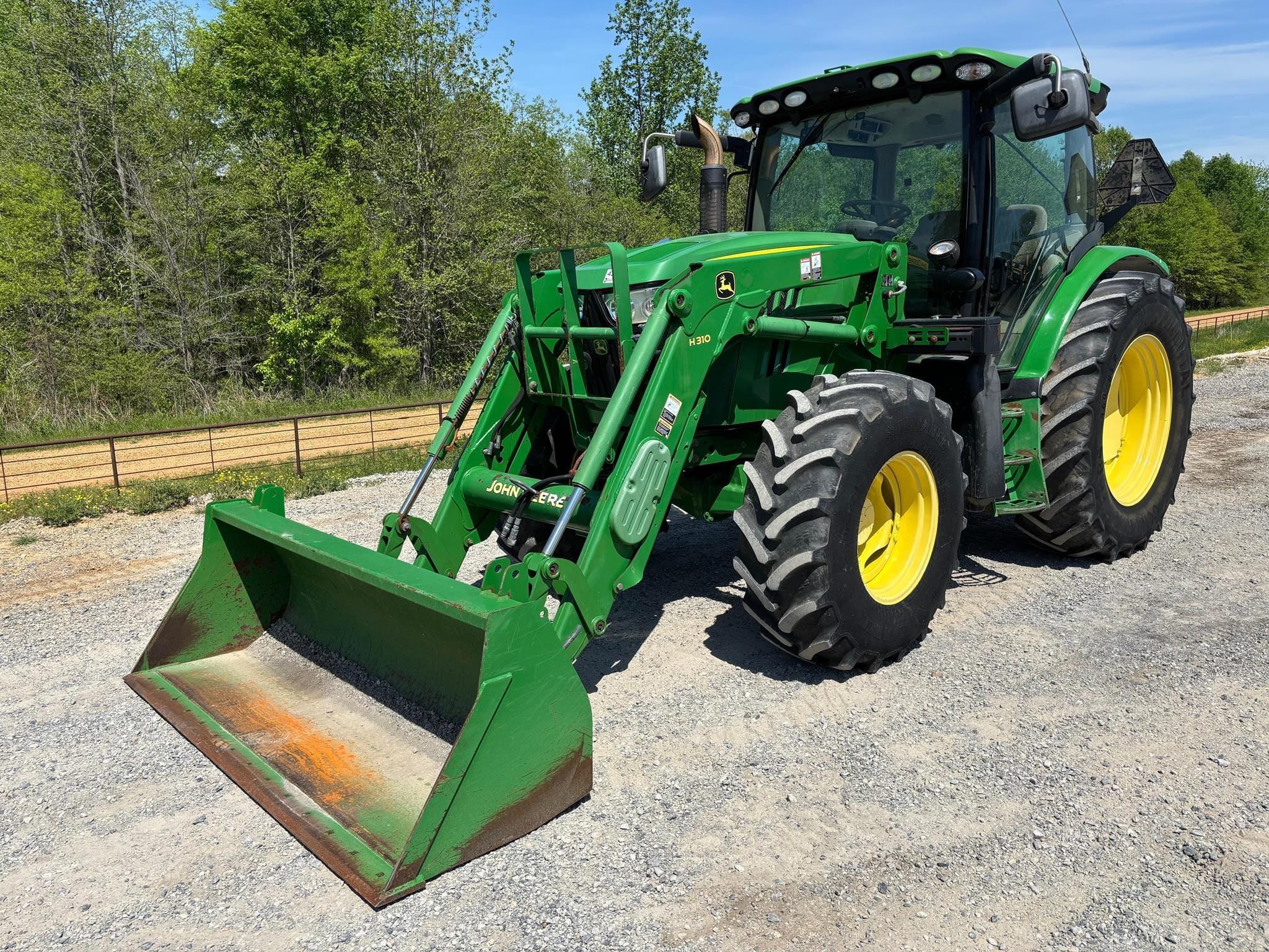 2014 John Deere 6125R Equipment Image0