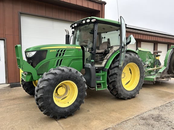 2014 John Deere 6125R Equipment Image0