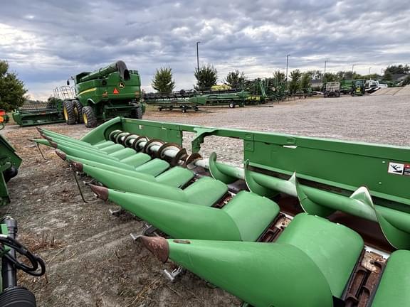 Image of John Deere 612C equipment image 2