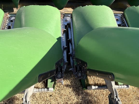 Image of John Deere 612C equipment image 4