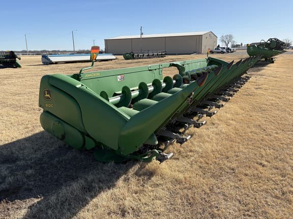 Image of John Deere 612C equipment image 2