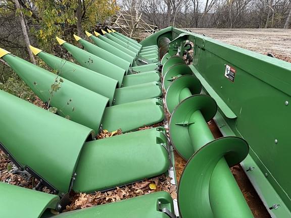Image of John Deere 612C equipment image 2
