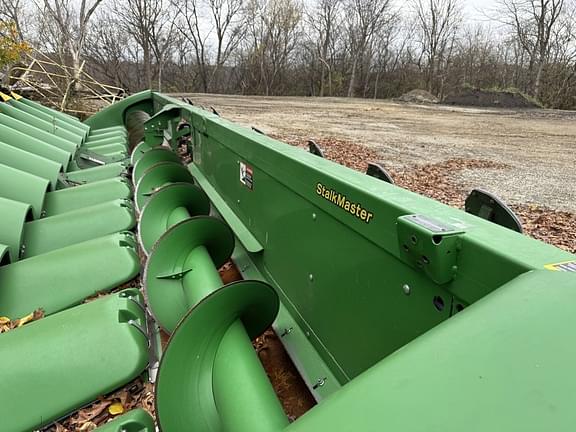 Image of John Deere 612C equipment image 4