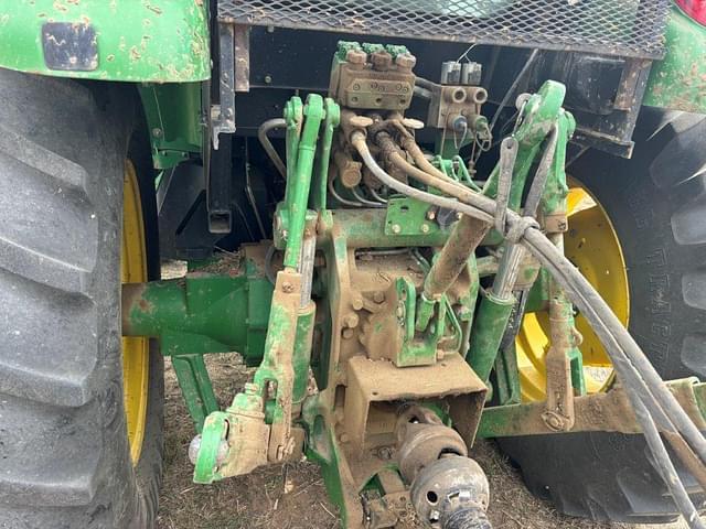 Image of John Deere 6130D equipment image 3