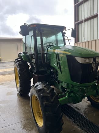 Image of John Deere 6130D equipment image 1