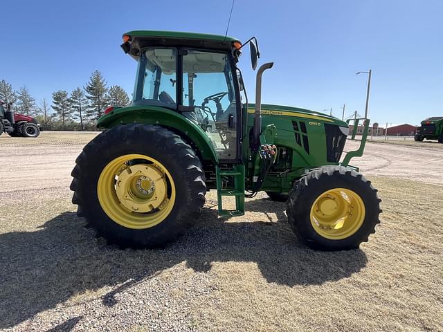 Image of John Deere 6130D equipment image 1
