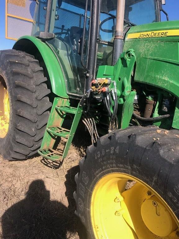 Image of John Deere 6130D equipment image 3