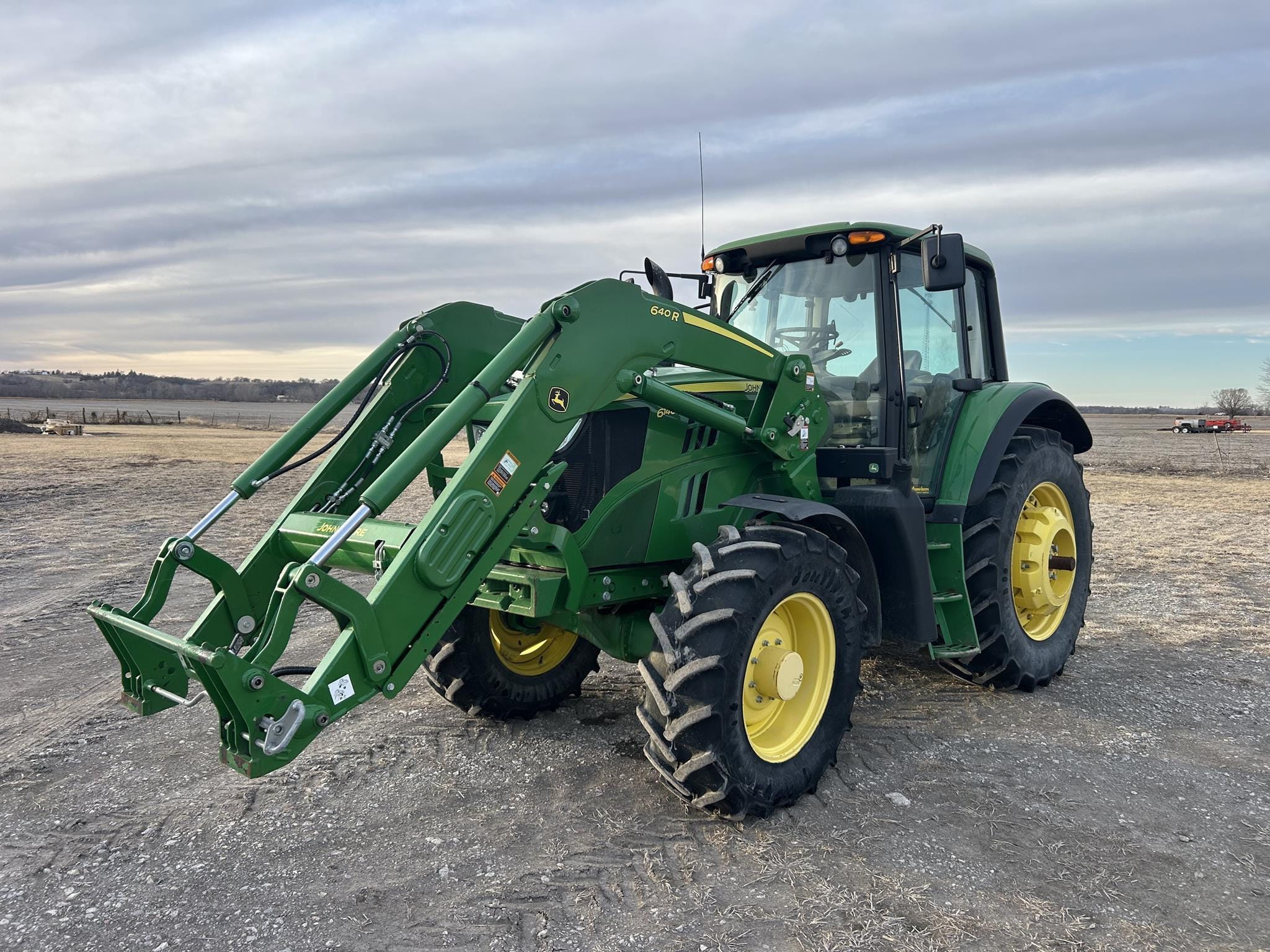 2014 John Deere 6140M Equipment Image0