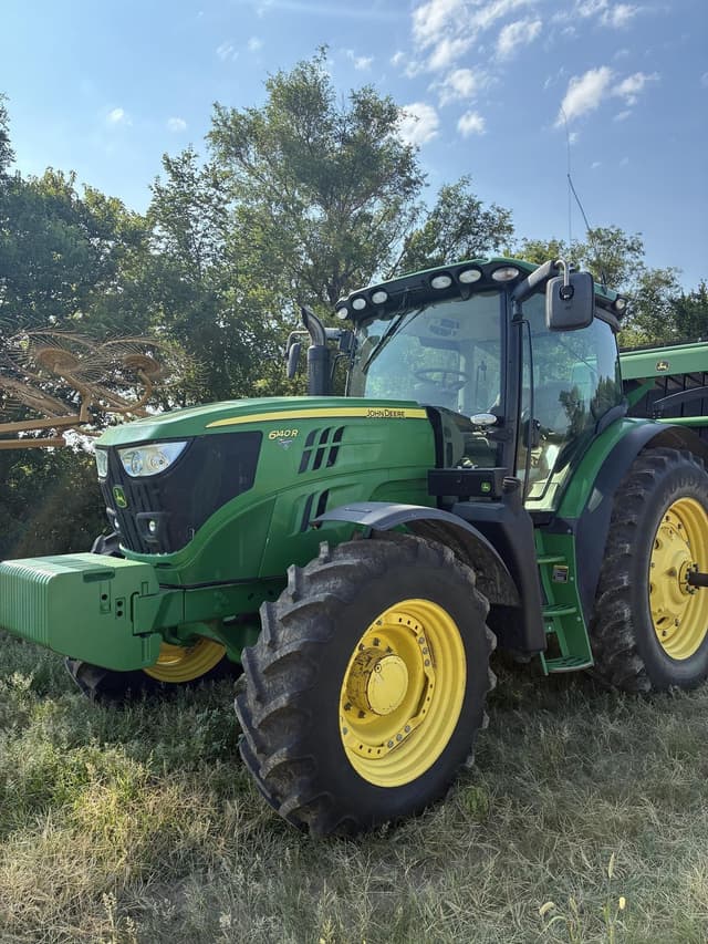 Image of John Deere 6140R equipment image 1
