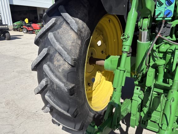 Image of John Deere 6150R equipment image 3