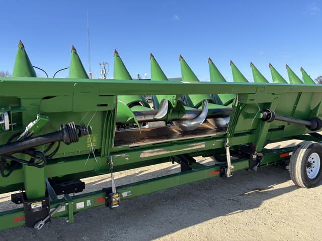 Image of John Deere 616C equipment image 3