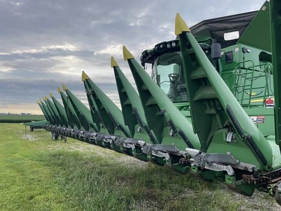 Image of John Deere 616C equipment image 4